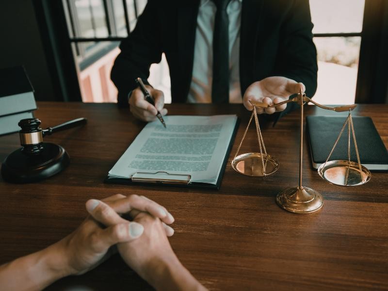 Advogado empresarial: em quais situações sua empresa corre riscos sem assessoria jurídica especializada?